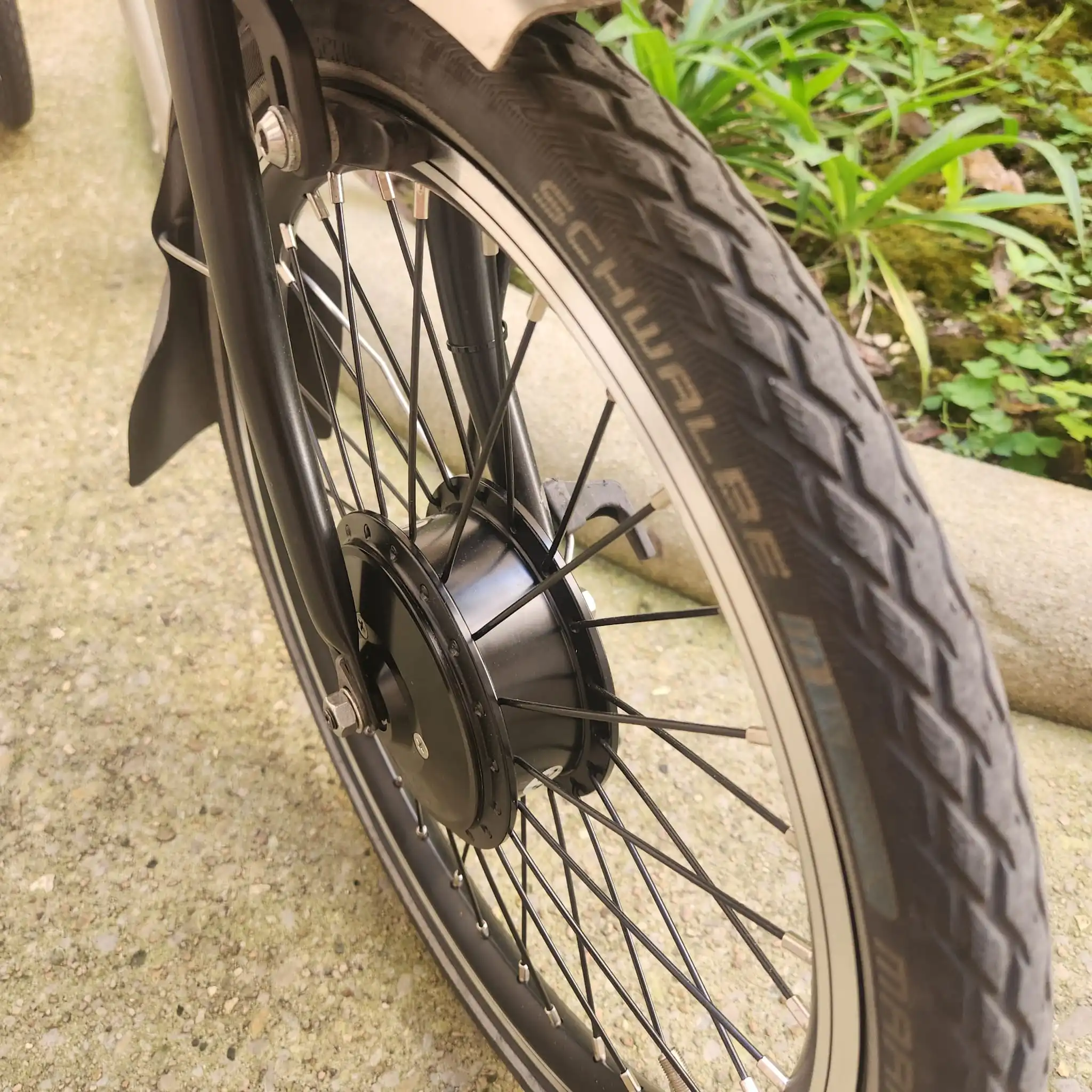Moteur roue avant OZO et pneu Schwalbe pour Brompton